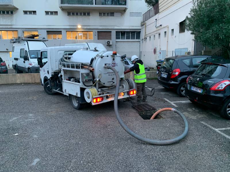 Débouchage en urgence de canalisations par camion haute pression à Sénas, près d'Eyguières
