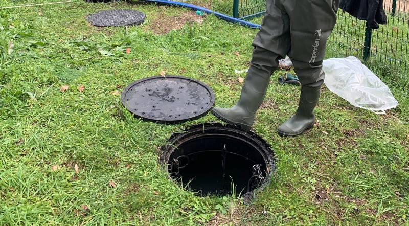 Inspection vidéo d'un réseau EU dans terrain près de Martigues Bouches du Rhône